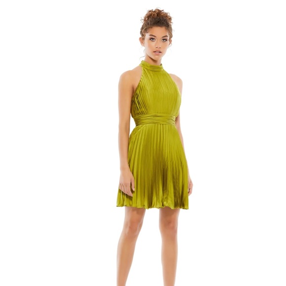 NWT Mac Duggal Pleated Halter Neck Mini Dress in Apple Green - Picture 2 of 14